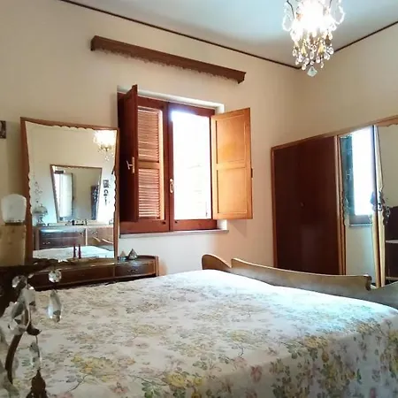 Badolato Casa Vacanze 3 Matrimoniali * 바돌라토스타지오네