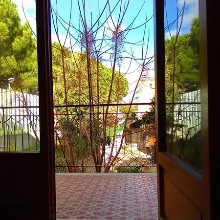 아파트 Badolato Casa Vacanze 3 Matrimoniali *