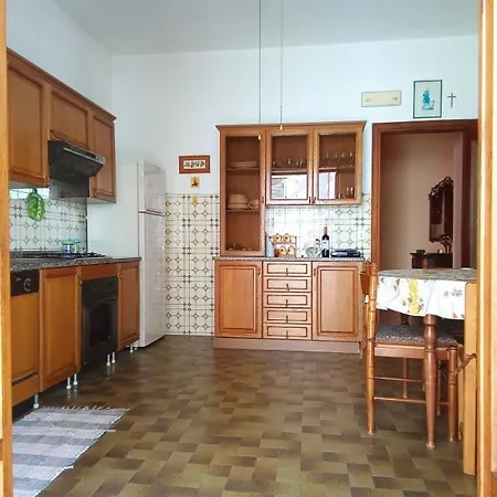 Lägenhet Badolato Casa Vacanze 3 Matrimoniali *
