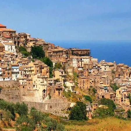 Lägenhet Badolato Casa Vacanze 3 Matrimoniali *