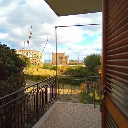 公寓 Badolato Casa Vacanze 3 Matrimoniali 巴多拉托斯塔兹翁